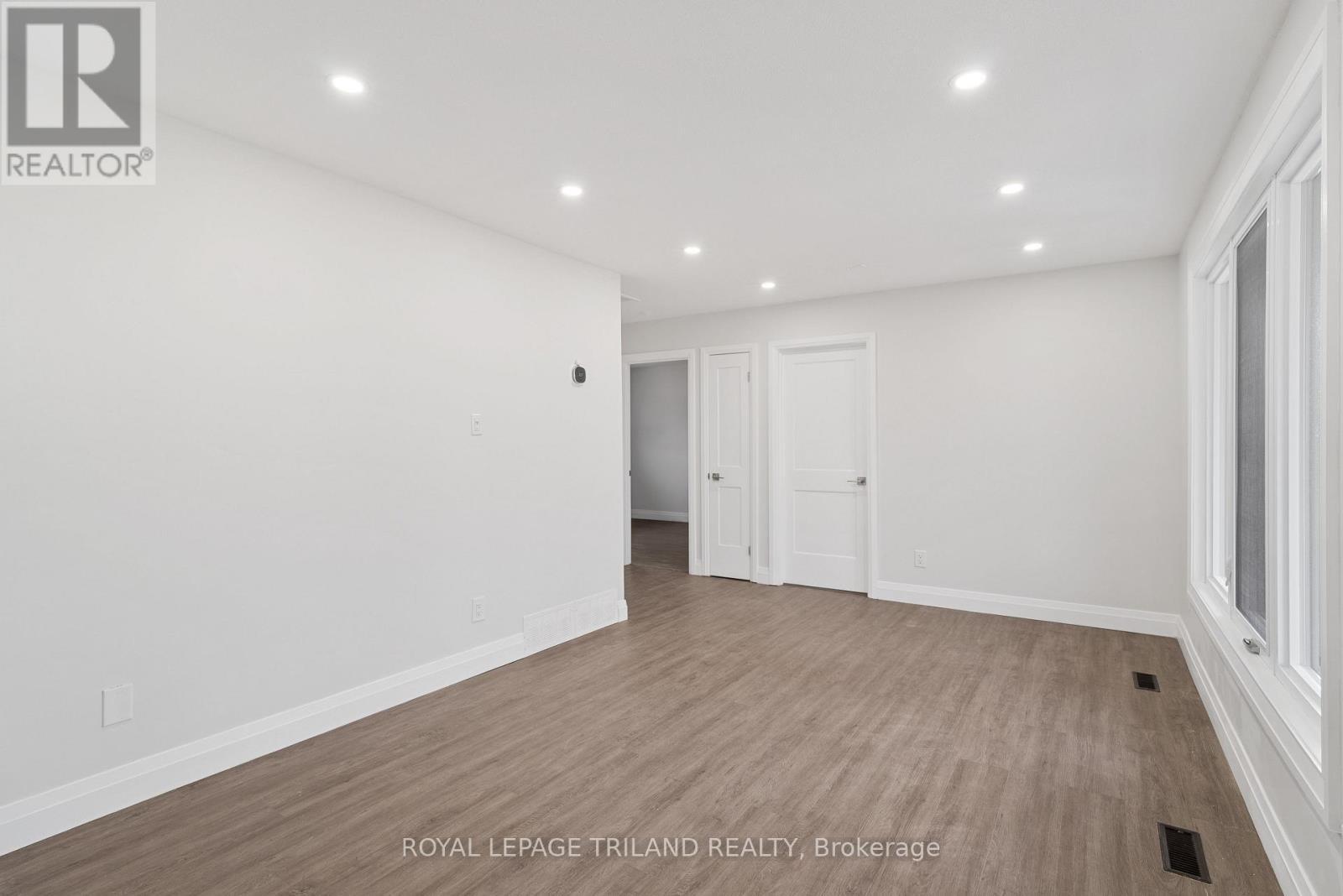 32 Parish Street, St. Thomas, ON - Indoor Photo Showing Other Room