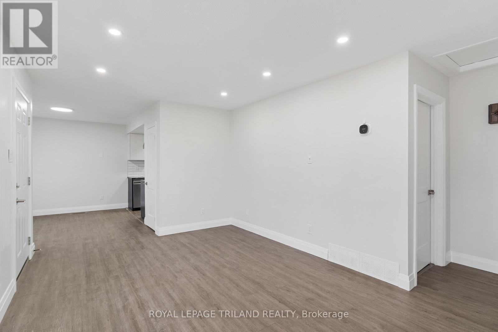 32 Parish Street, St. Thomas, ON - Indoor Photo Showing Other Room