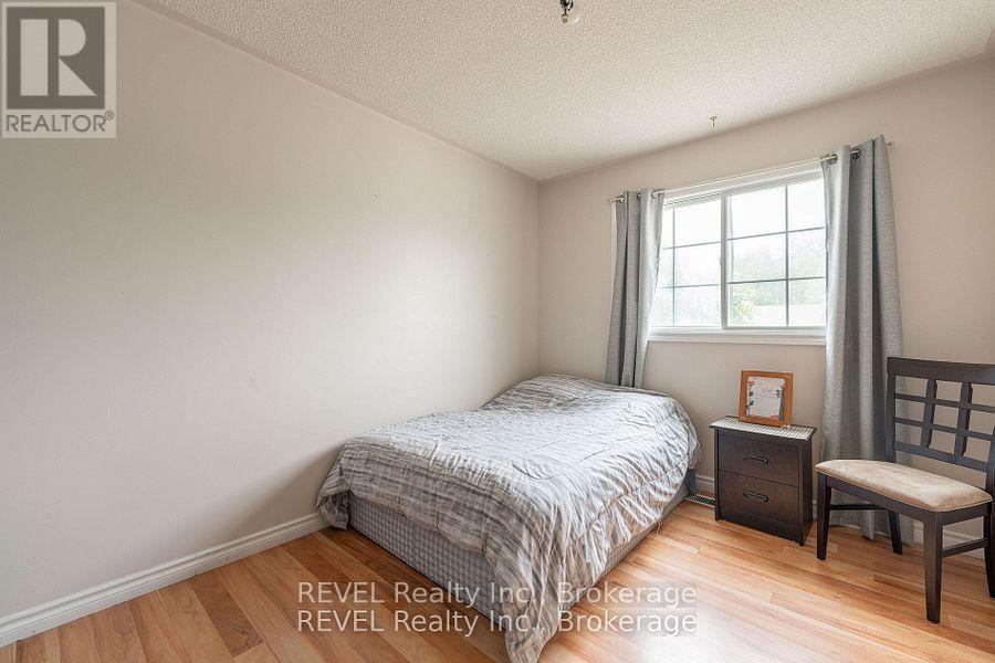 6615 Harper Drive, Niagara Falls (Morrison), ON - Indoor Photo Showing Bedroom