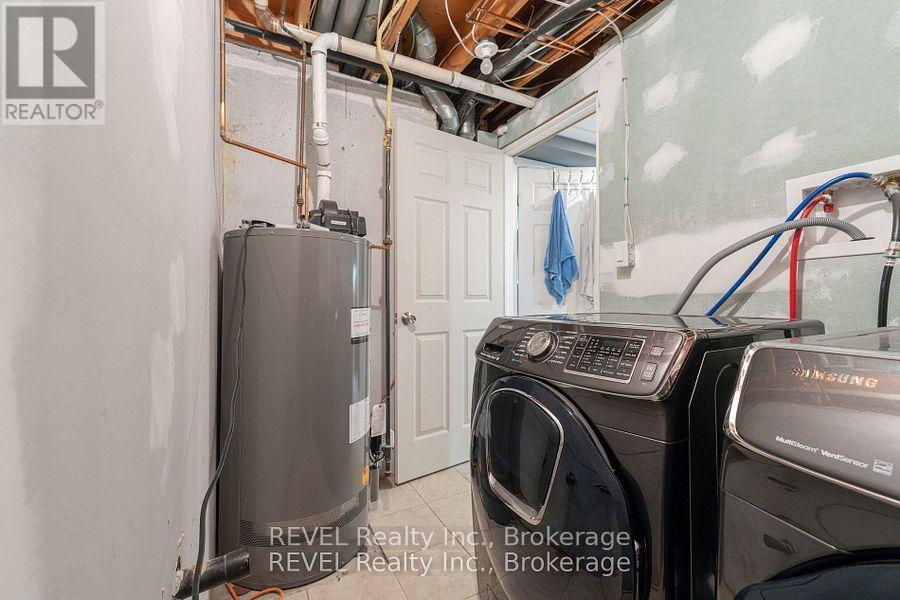 6615 Harper Drive, Niagara Falls (Morrison), ON - Indoor Photo Showing Laundry Room