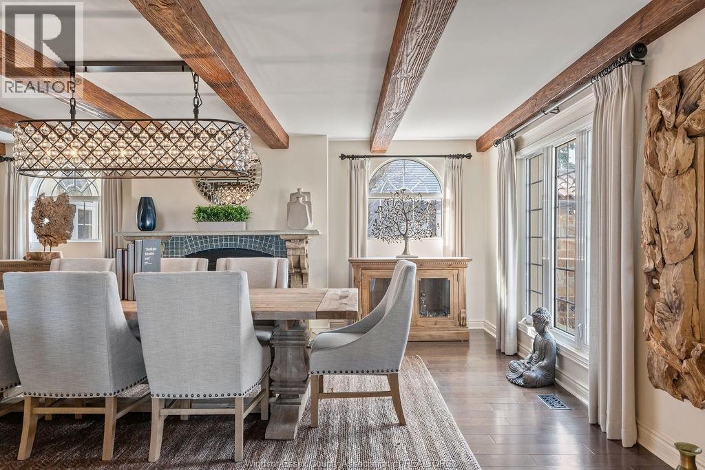 13038 Riverside Drive, Tecumseh, ON - Indoor Photo Showing Dining Room