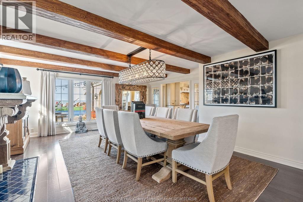 13038 Riverside Drive, Tecumseh, ON - Indoor Photo Showing Dining Room