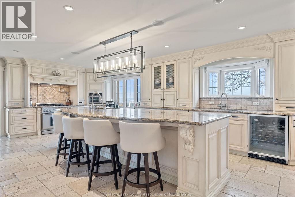 13038 Riverside Drive, Tecumseh, ON - Indoor