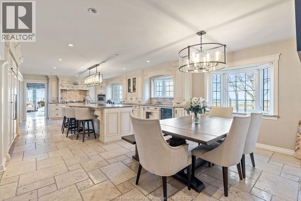13038 Riverside Drive, Tecumseh, ON - Indoor Photo Showing Dining Room
