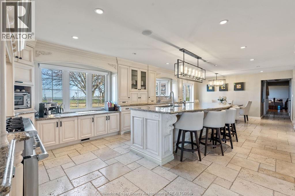 13038 Riverside Drive, Tecumseh, ON - Indoor