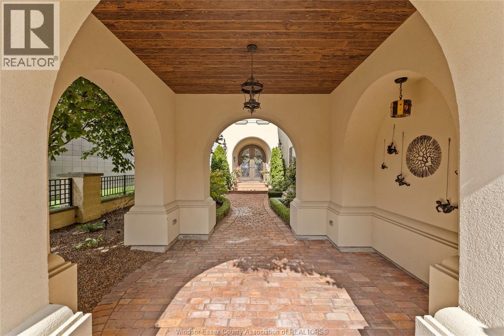 13038 Riverside Drive, Tecumseh, ON - Indoor Photo Showing Other Room