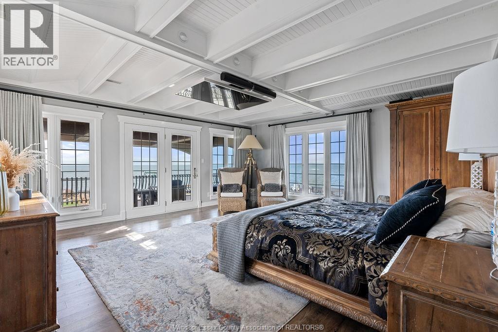 13038 Riverside Drive, Tecumseh, ON - Indoor Photo Showing Bedroom