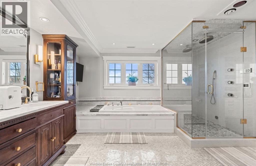 13038 Riverside Drive, Tecumseh, ON - Indoor Photo Showing Bathroom