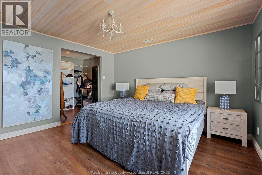 13038 Riverside Drive, Tecumseh, ON - Indoor Photo Showing Bedroom