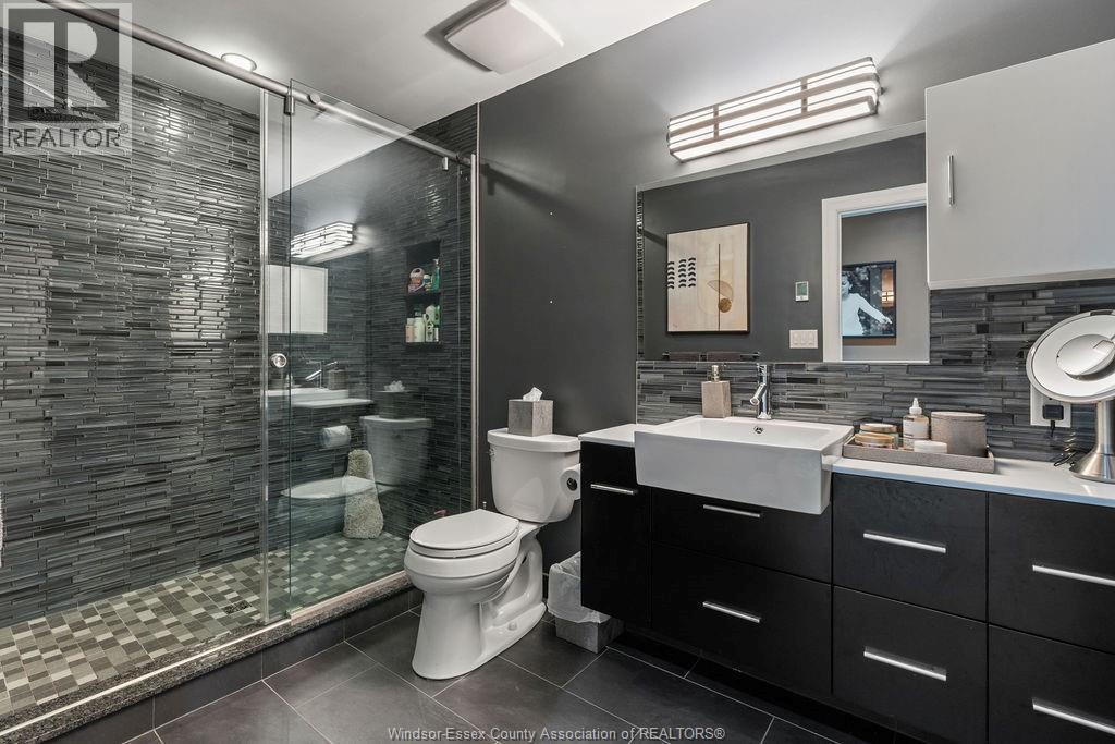 13038 Riverside Drive, Tecumseh, ON - Indoor Photo Showing Bathroom