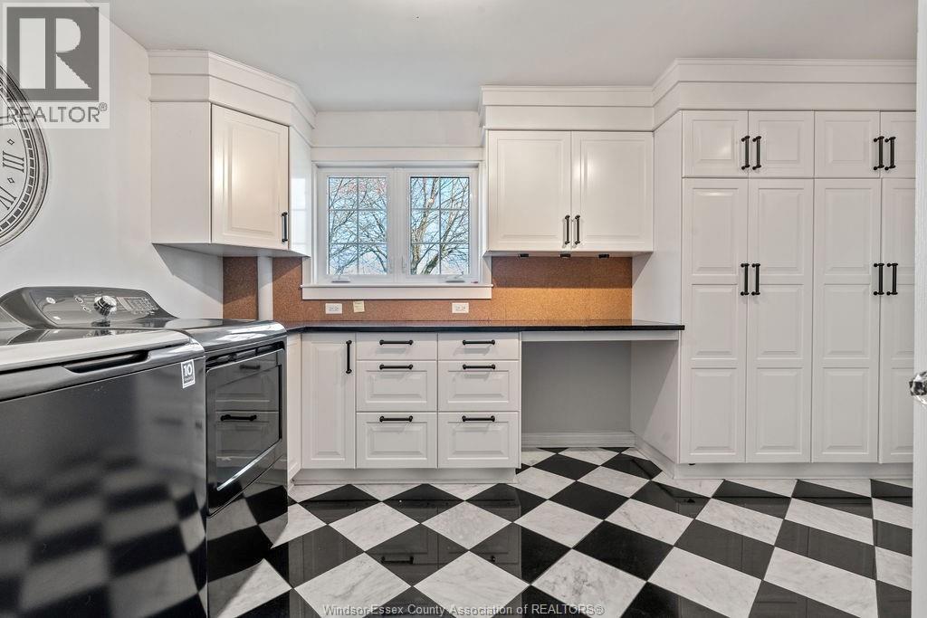 13038 Riverside Drive, Tecumseh, ON - Indoor