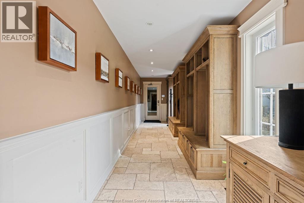 13038 Riverside Drive, Tecumseh, ON - Indoor Photo Showing Other Room