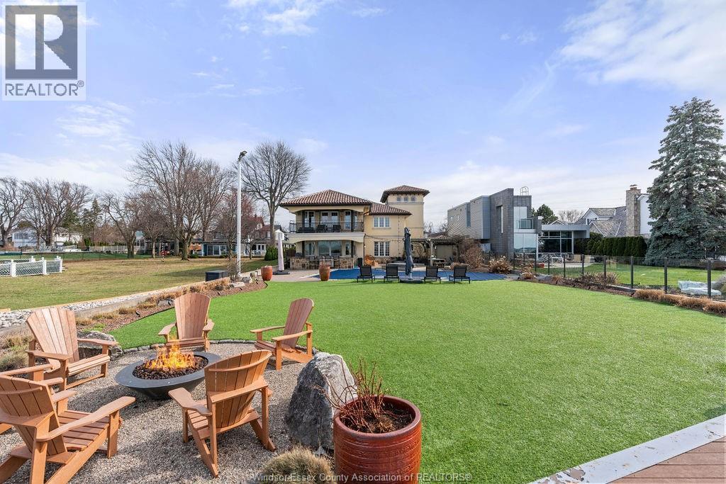 13038 Riverside Drive, Tecumseh, ON - Outdoor