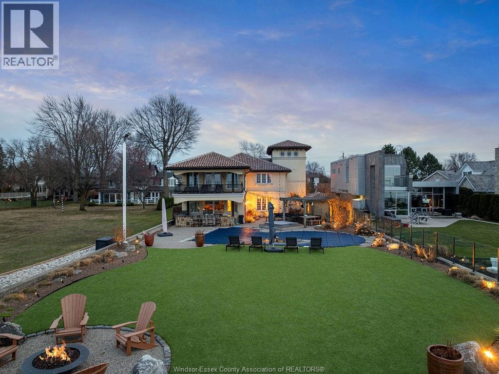 13038 Riverside Drive, Tecumseh, ON - Outdoor