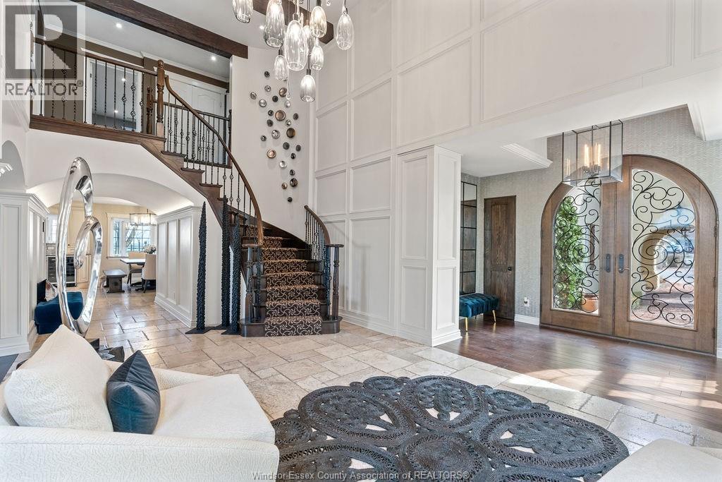 13038 Riverside Drive, Tecumseh, ON - Indoor