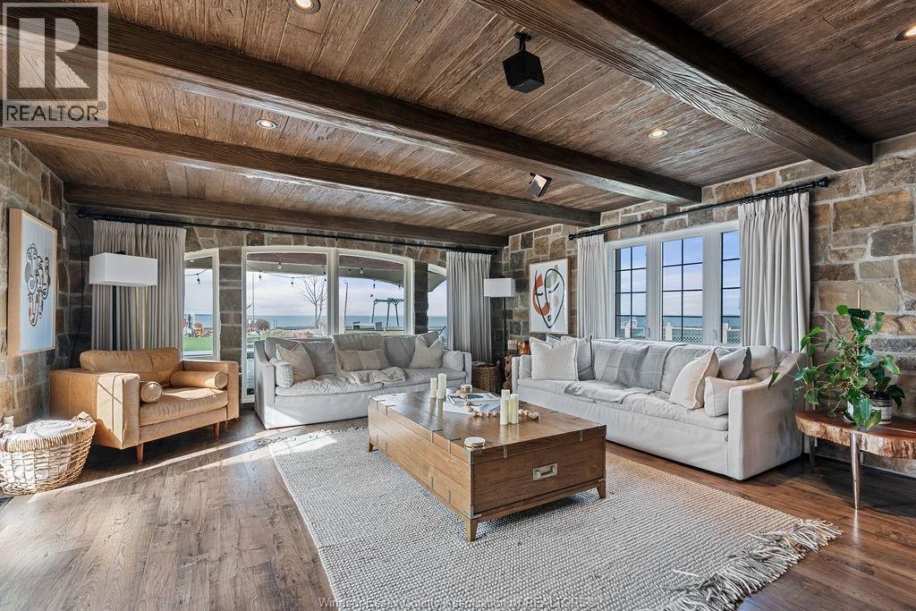 13038 Riverside Drive, Tecumseh, ON - Indoor Photo Showing Other Room