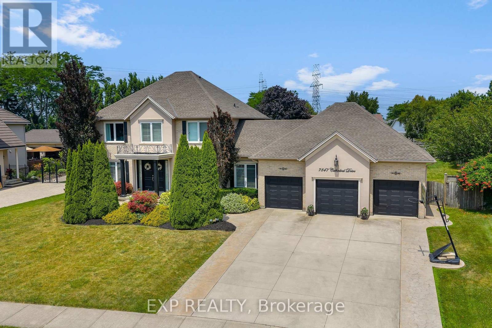 Welcome to 7847 Cathedral Drive! - 7847 Cathedral Drive, Niagara Falls (Mt. Carmel), ON - Outdoor With Facade