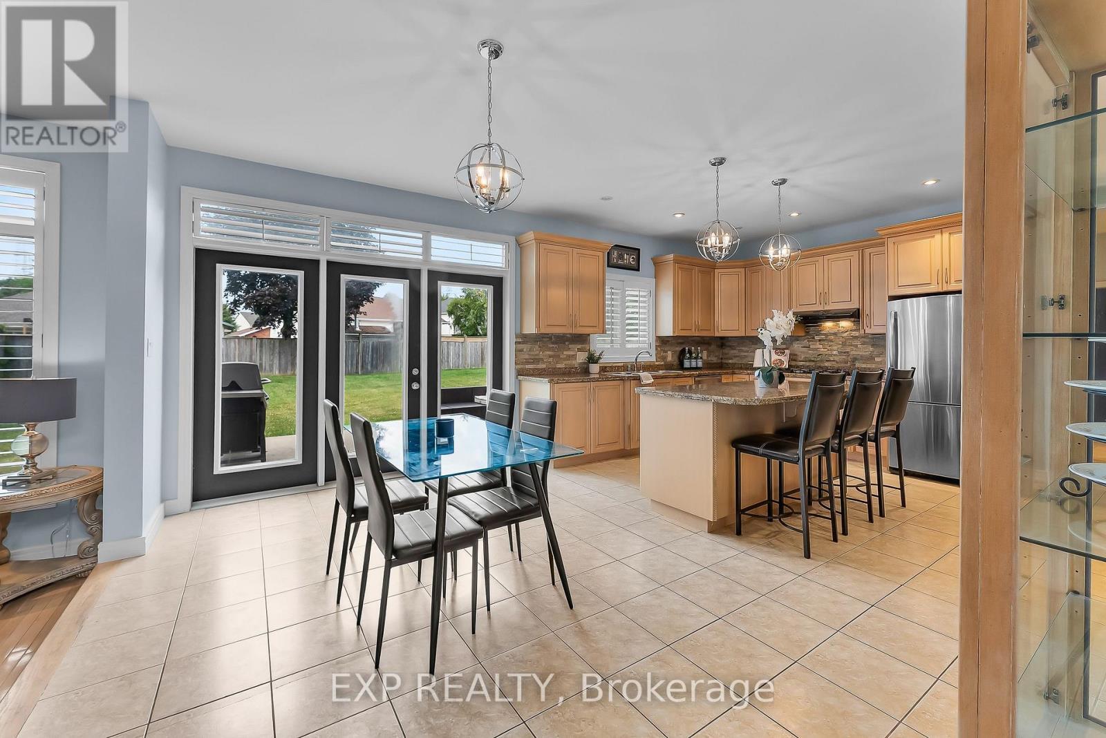 Eat-In Kitchen - 7847 Cathedral Drive, Niagara Falls (Mt. Carmel), ON - Indoor Photo Showing Other Room