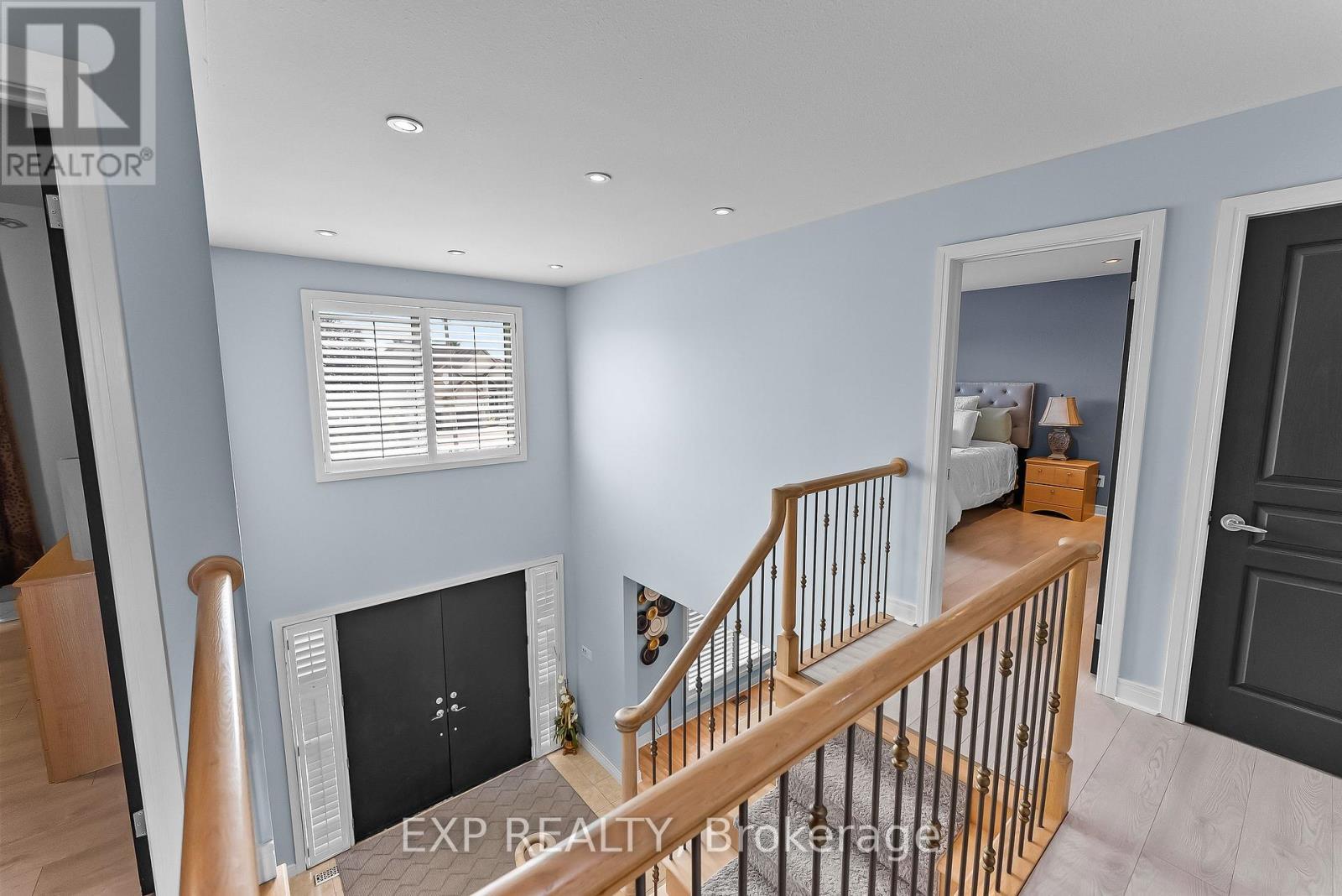 Light-Filled Upper Hall - 7847 Cathedral Drive, Niagara Falls (Mt. Carmel), ON - Indoor Photo Showing Other Room