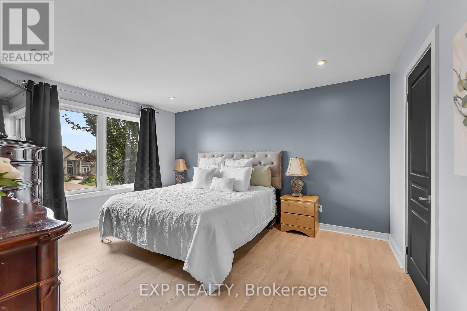 Primary Bedroom - 7847 Cathedral Drive, Niagara Falls (Mt. Carmel), ON - Indoor Photo Showing Bedroom