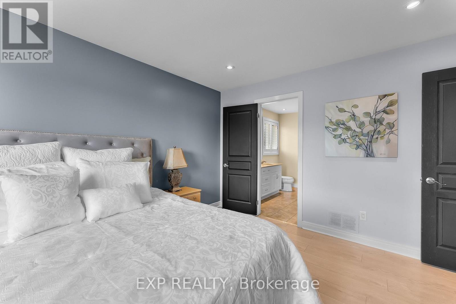 7847 Cathedral Drive, Niagara Falls (Mt. Carmel), ON - Indoor Photo Showing Bedroom