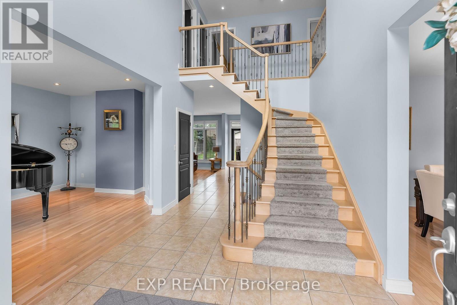 Foyer - 7847 Cathedral Drive, Niagara Falls (Mt. Carmel), ON - Indoor Photo Showing Other Room