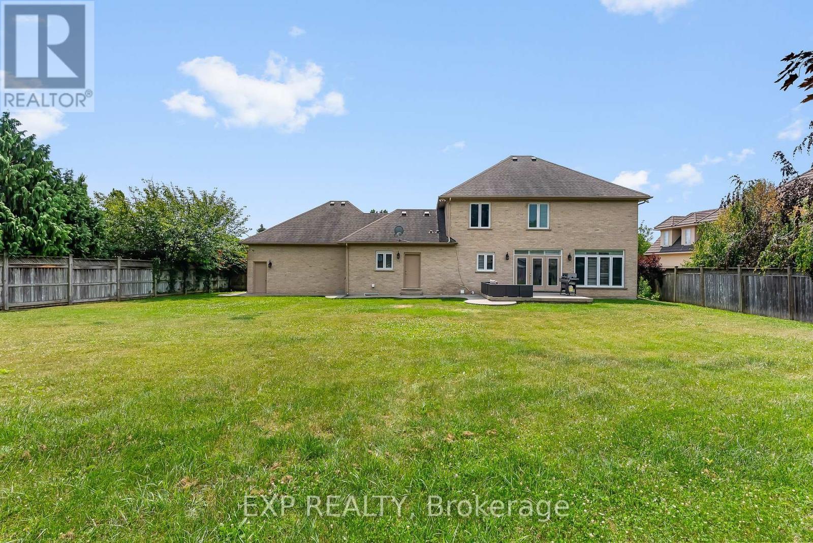 7847 Cathedral Drive, Niagara Falls (Mt. Carmel), ON - Outdoor With Backyard