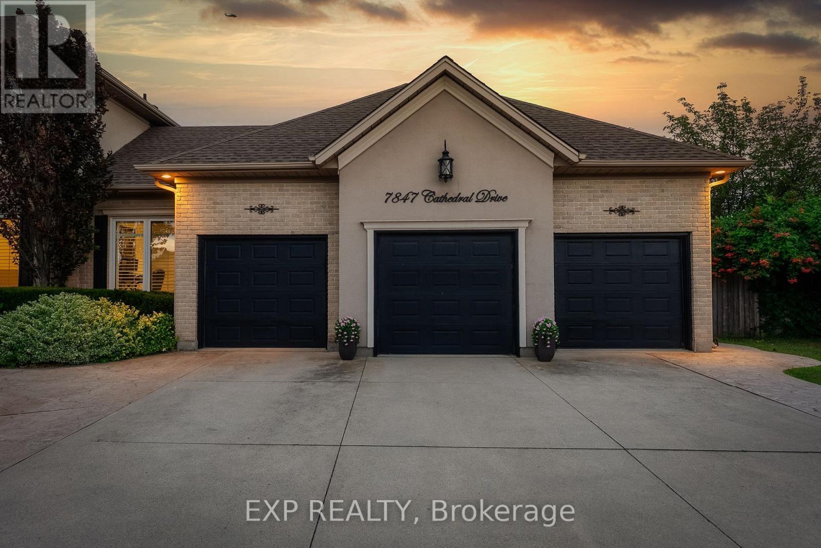 7847 Cathedral Drive, Niagara Falls (Mt. Carmel), ON - Outdoor