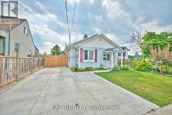 31 WOODROW STREET St. Catharines (Secord Woods), ON L2P 2A1