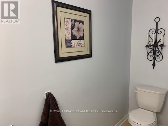 E - 14 Larkshire Lane, Ottawa, ON - Indoor Photo Showing Bathroom