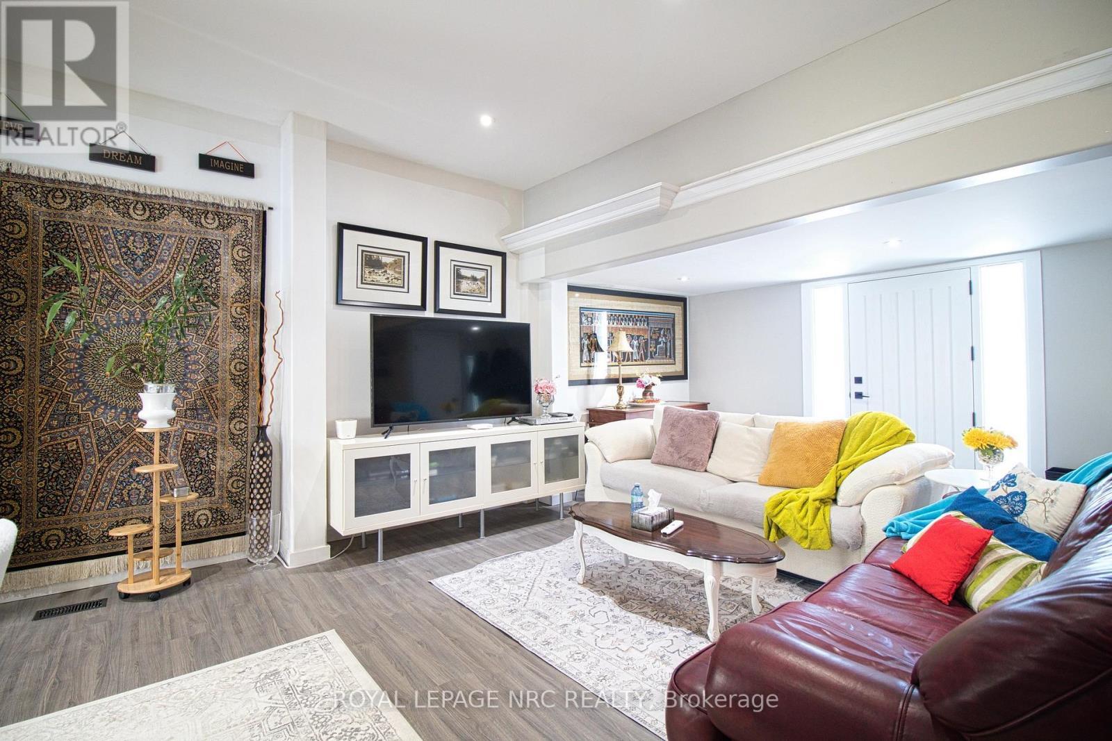 46 Lisgar Street, Chatham-Kent (Ridgetown), ON - Indoor Photo Showing Living Room