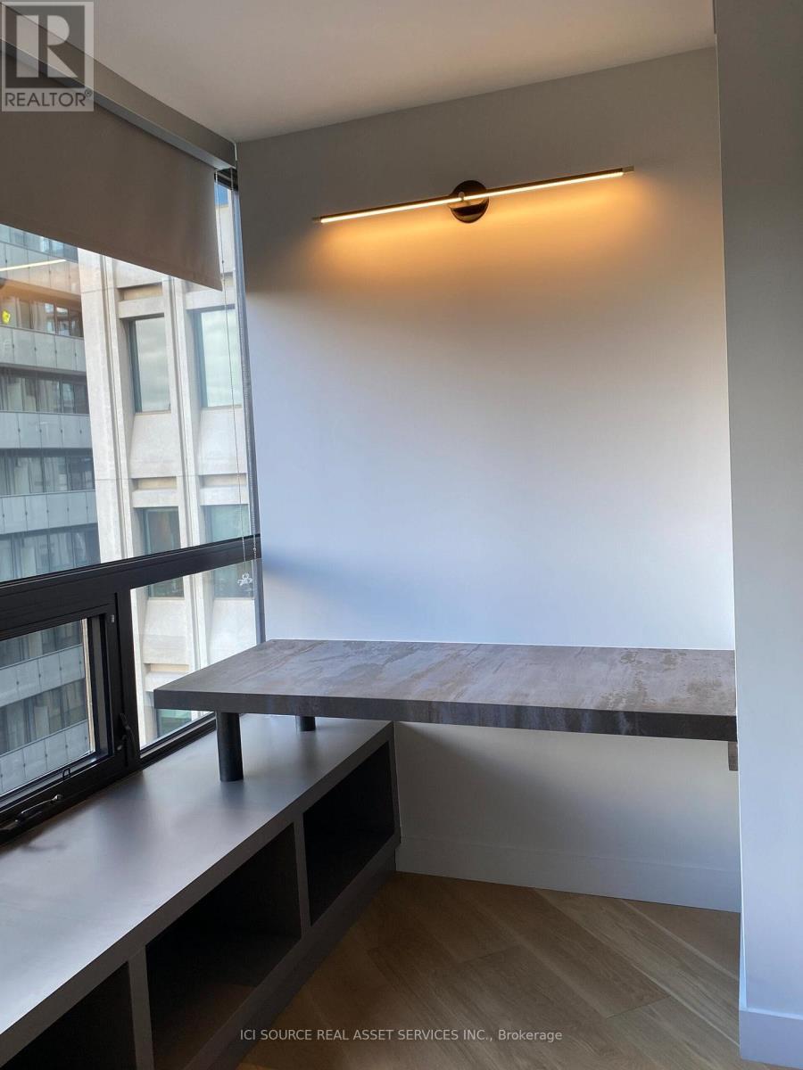 1001 - 62 Wellesley Street W, Toronto, ON - Indoor