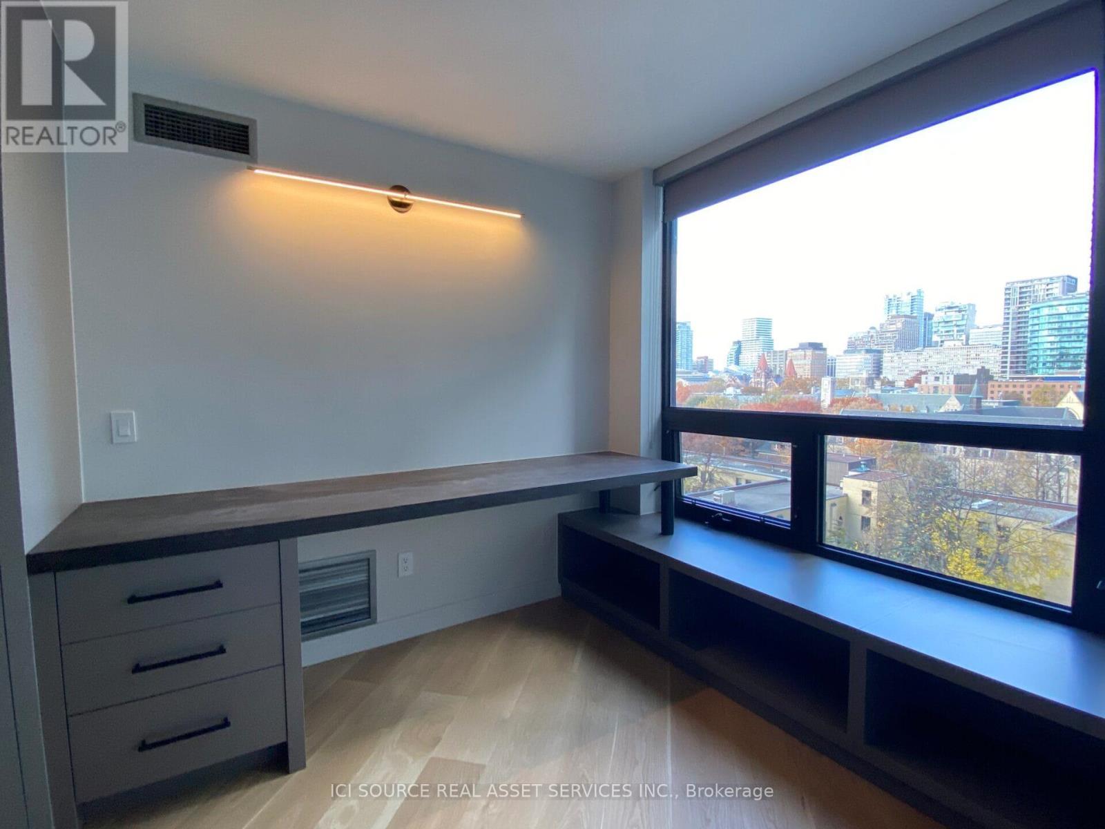 1001 - 62 Wellesley Street W, Toronto, ON - Indoor Photo Showing Other Room