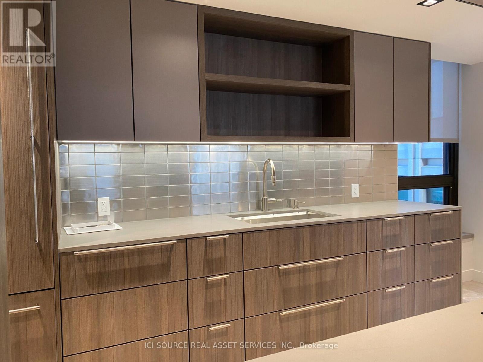 1001 - 62 Wellesley Street W, Toronto, ON - Indoor