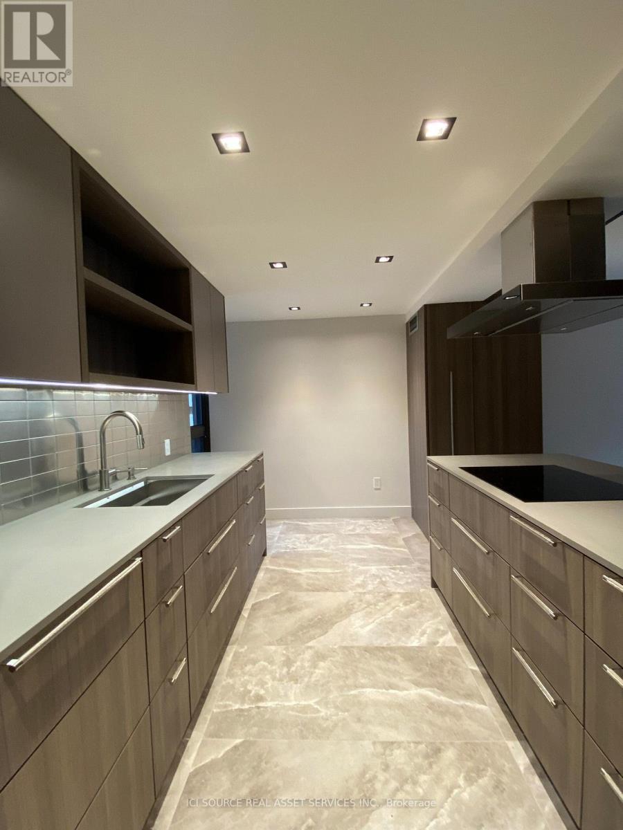 1001 - 62 Wellesley Street W, Toronto, ON - Indoor Photo Showing Kitchen