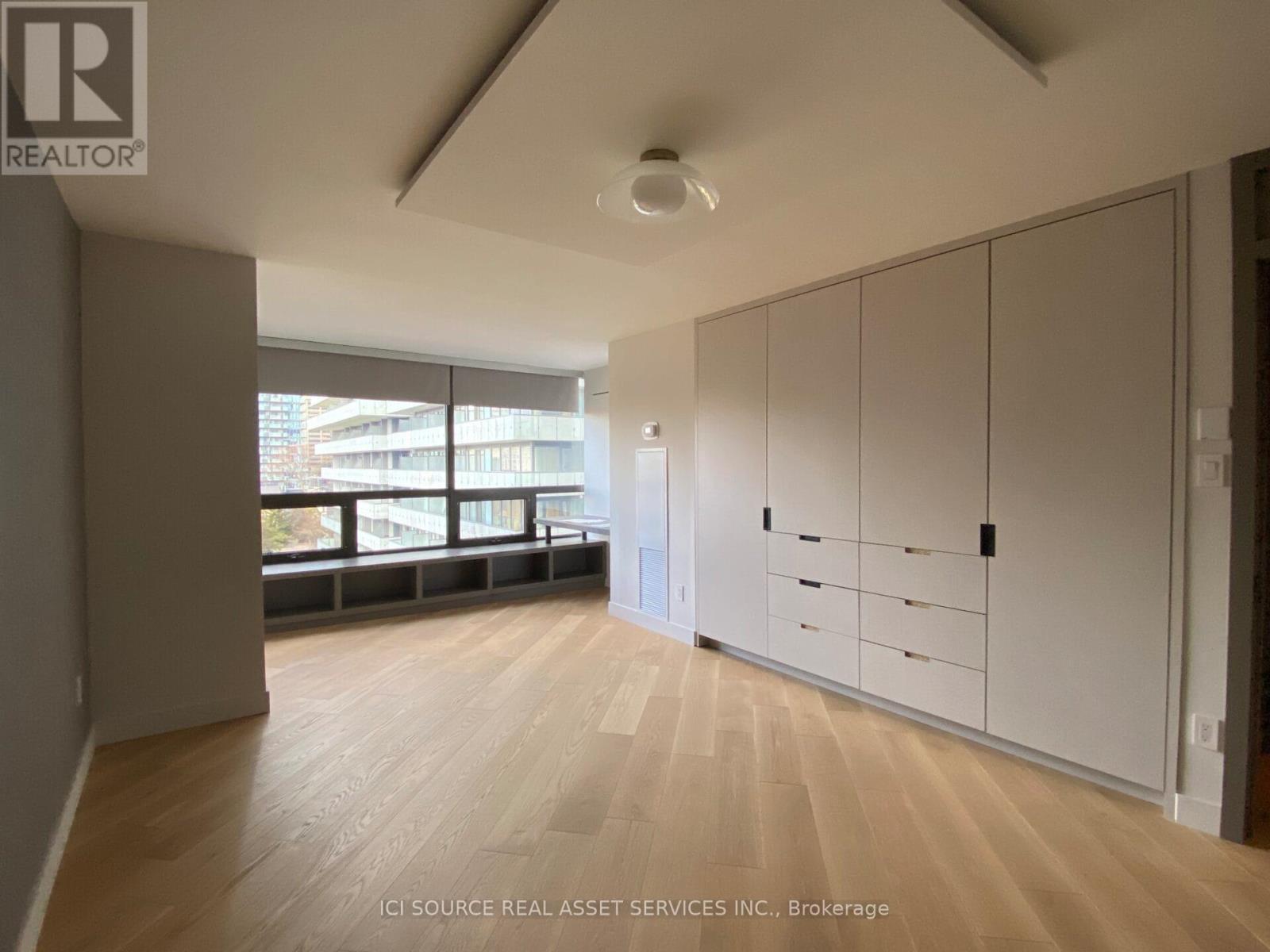 1001 - 62 Wellesley Street W, Toronto, ON - Indoor Photo Showing Other Room