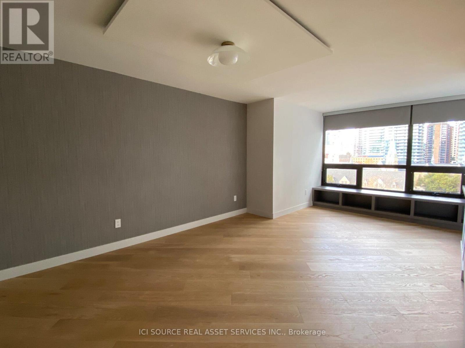 1001 - 62 Wellesley Street W, Toronto, ON - Indoor Photo Showing Other Room