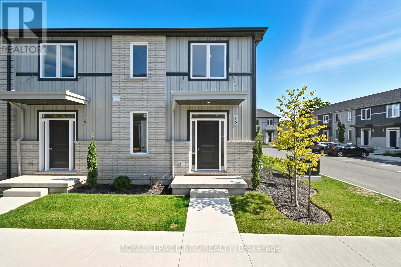16 - 121A Moffatt Street, St. Catharines (Oakdale), ON - Outdoor With Facade