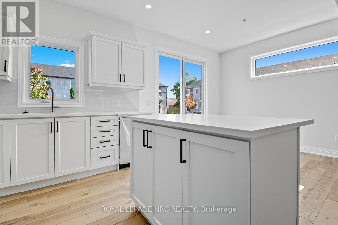 16 - 121A Moffatt Street, St. Catharines (Oakdale), ON - Indoor