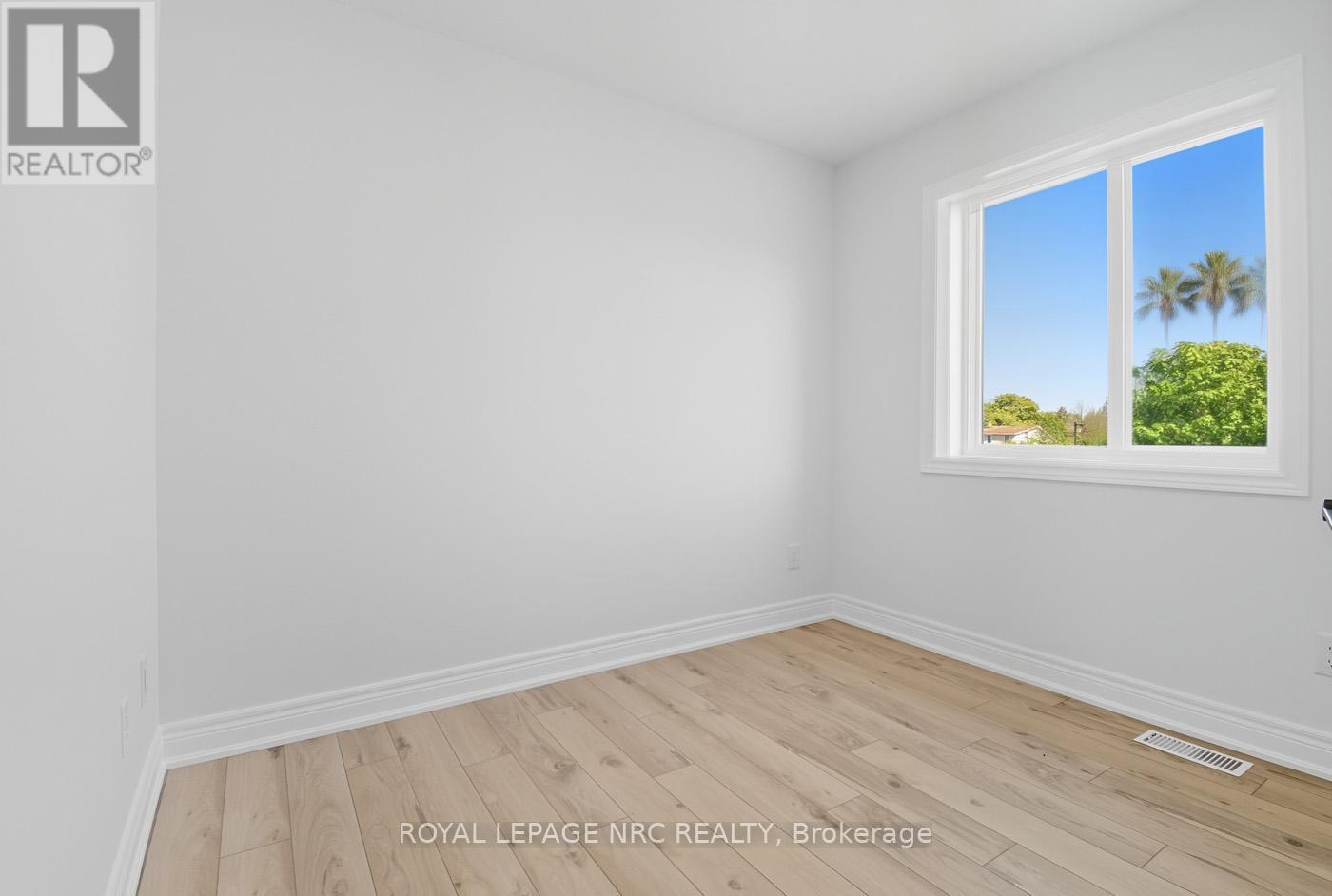 16 - 121A Moffatt Street, St. Catharines (Oakdale), ON - Indoor Photo Showing Other Room