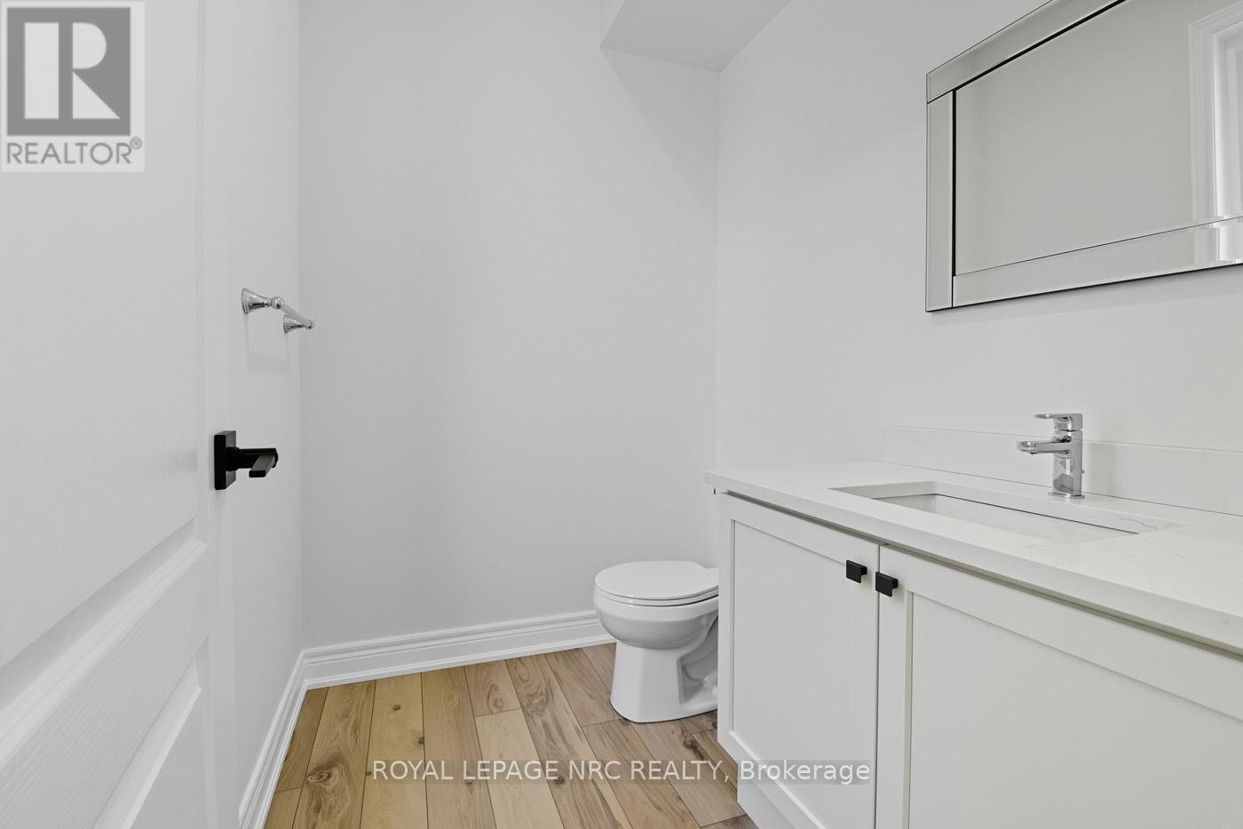 16 - 121A Moffatt Street, St. Catharines (Oakdale), ON - Indoor Photo Showing Bathroom