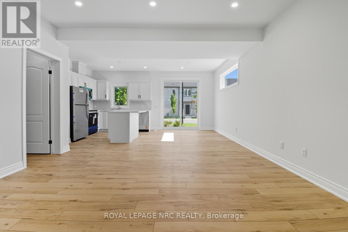 16 - 121A Moffatt Street, St. Catharines (Oakdale), ON - Indoor