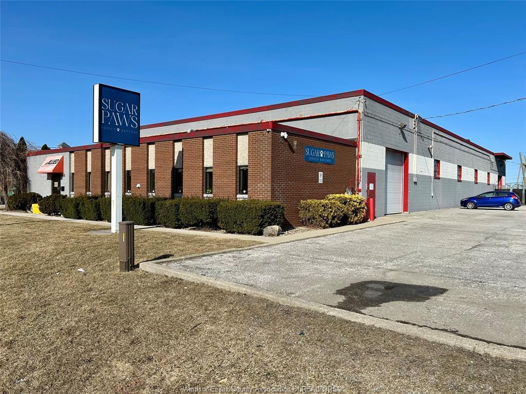 1-3280 Jefferson Boulevard, Windsor, ON