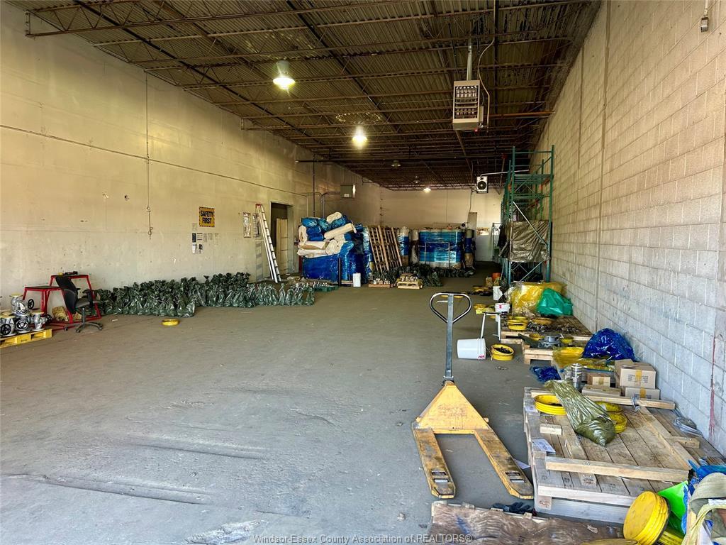 1-3280 Jefferson Boulevard, Windsor, ON