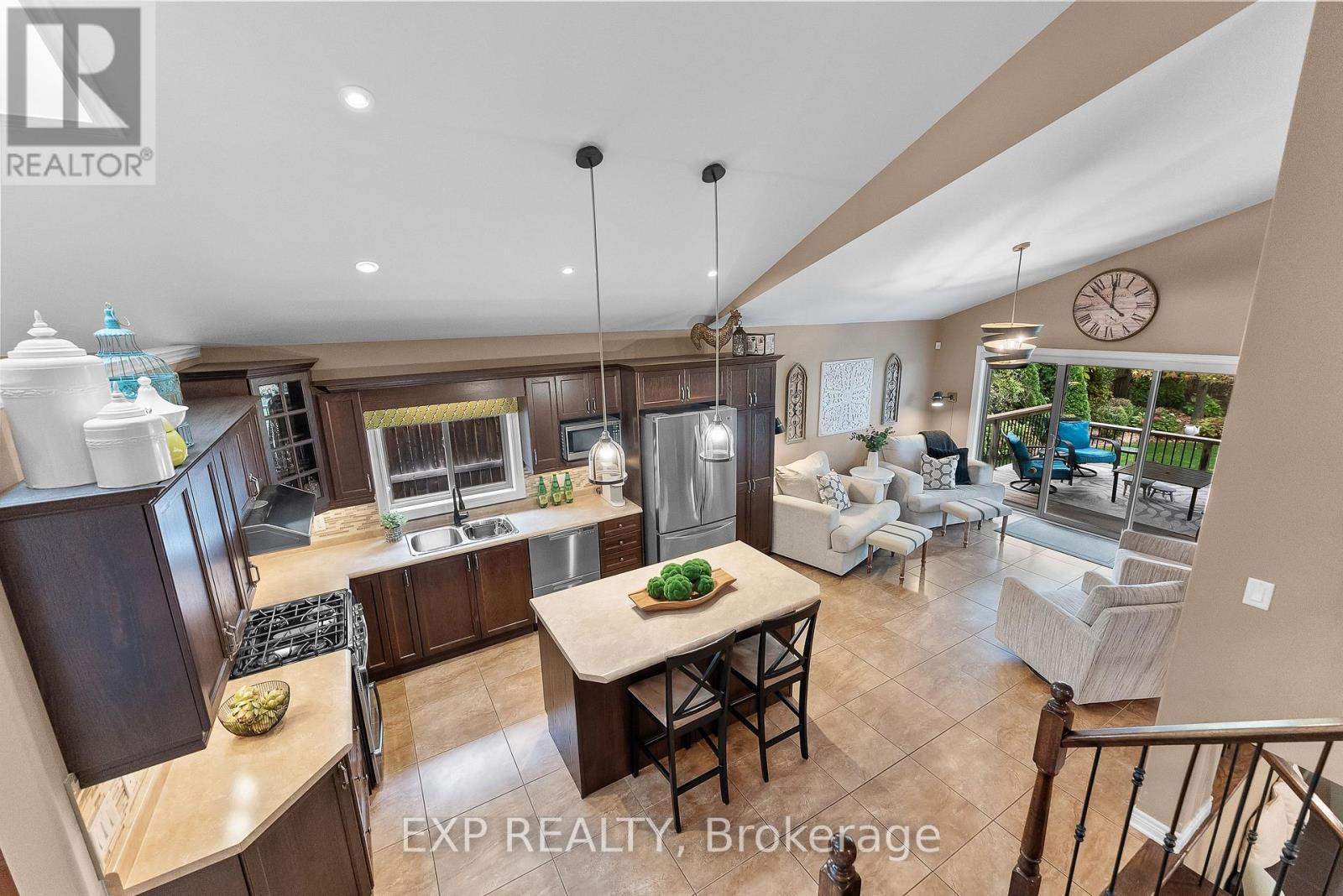 9148 Tapestry Court, Niagara Falls (Forestview), ON - Indoor