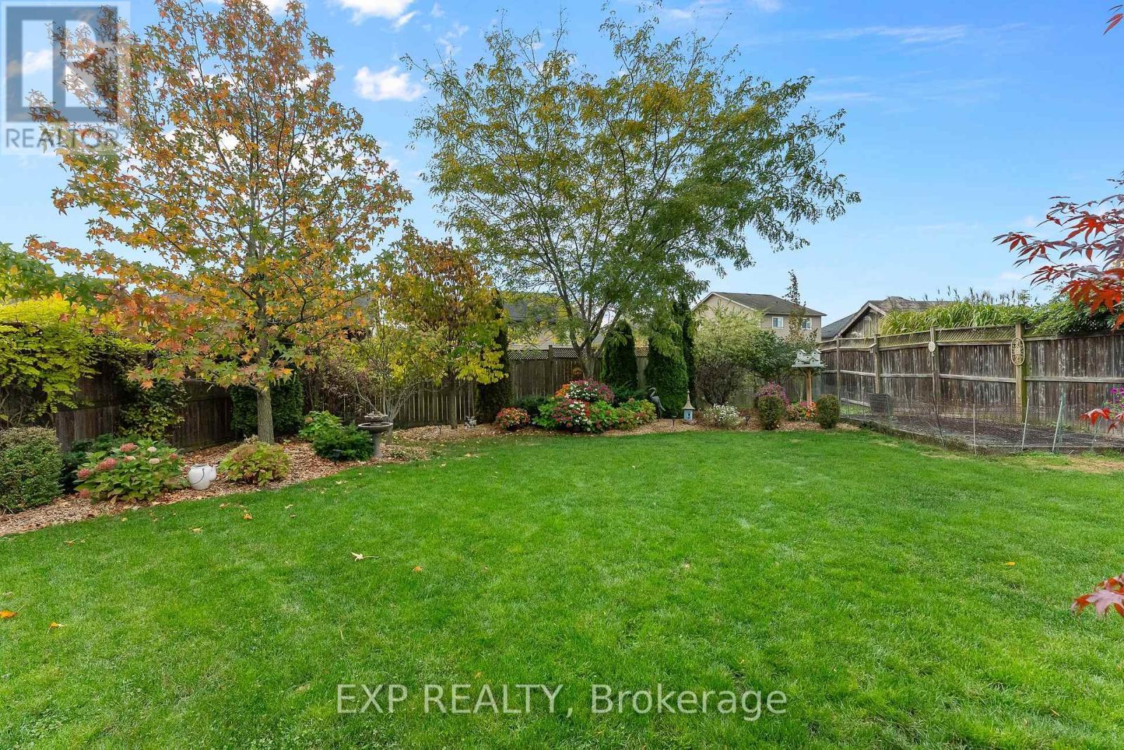 9148 Tapestry Court, Niagara Falls (Forestview), ON - Outdoor