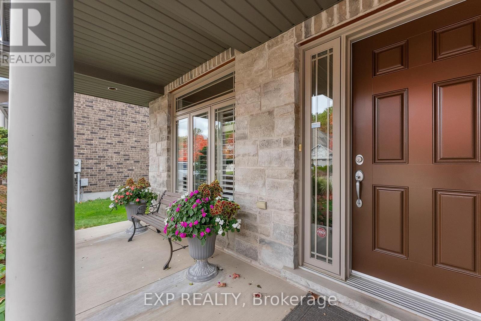 9148 Tapestry Court, Niagara Falls (Forestview), ON - Outdoor With Deck Patio Veranda With Exterior