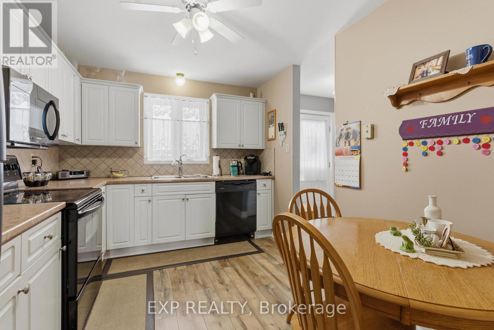 88 - 122 Bunting Road, St. Catharines (E. Chester), ON - Indoor Photo Showing Kitchen