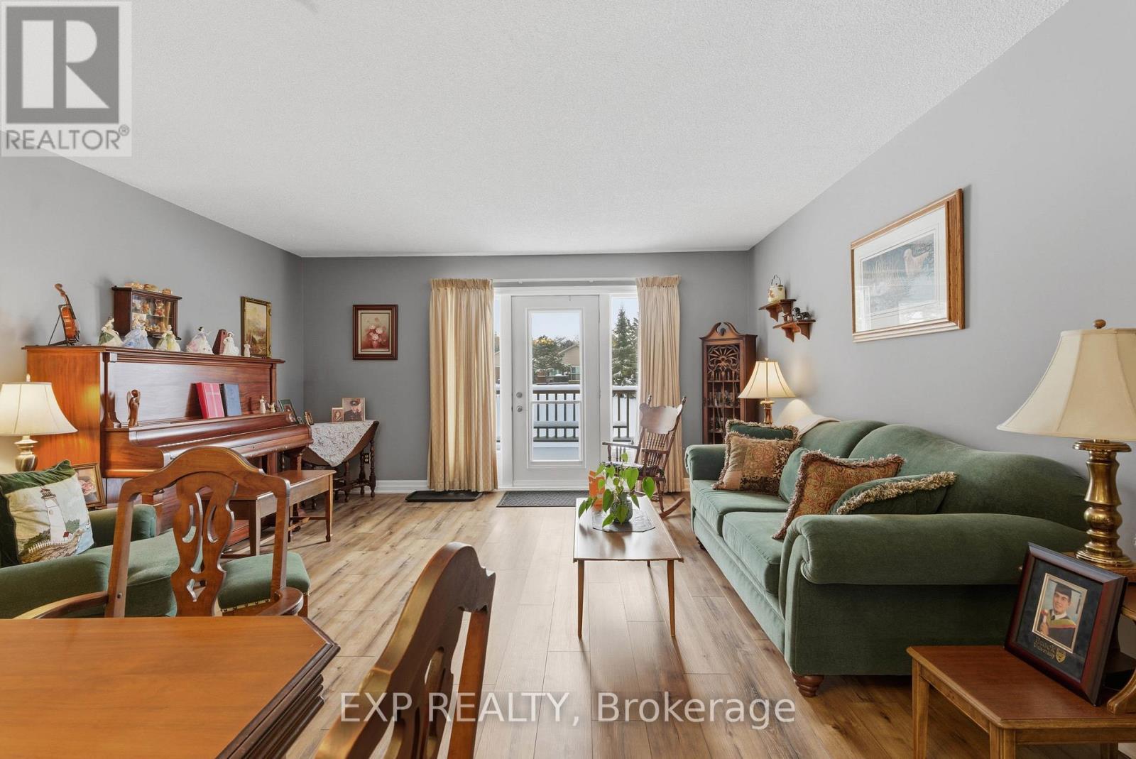 88 - 122 Bunting Road, St. Catharines (E. Chester), ON - Indoor Photo Showing Living Room