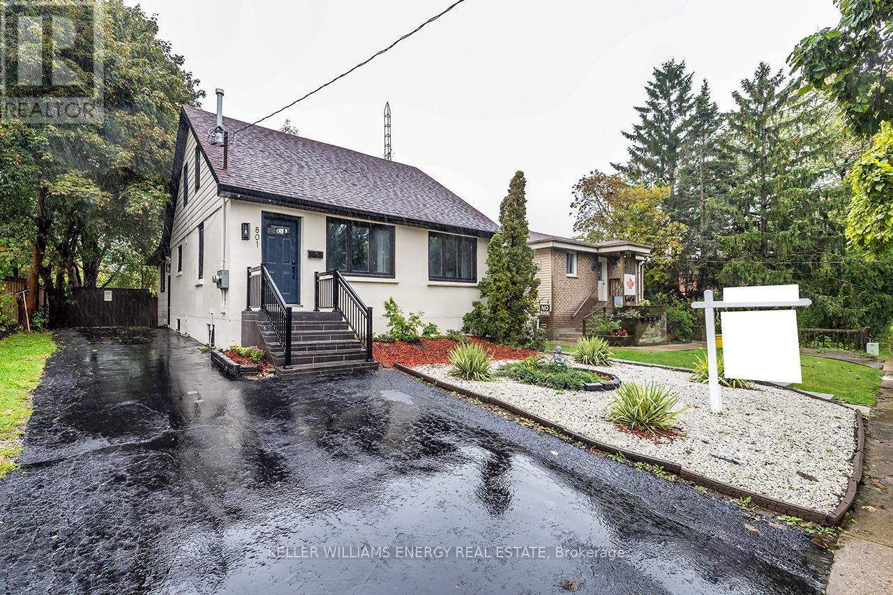 Charming Legal Duplex - 801 Gordon Street, Oshawa (Lakeview), ON - Outdoor